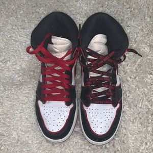 Nike Jordan 1 BloodLine high tops